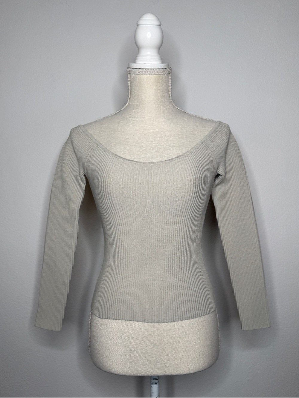 Babaton Aritzia Sculpt Knit Long Sleeve Top Bone Ribbed Nylon Blend Size XS